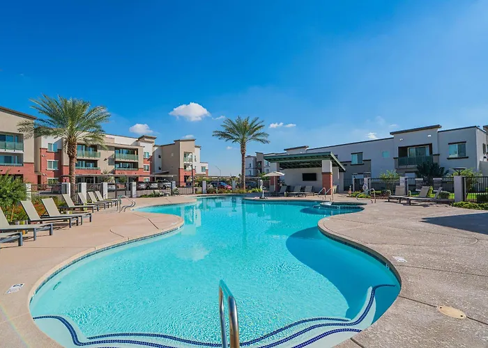 Live By Stadium With Balconypoolgymparkingwd Glendale