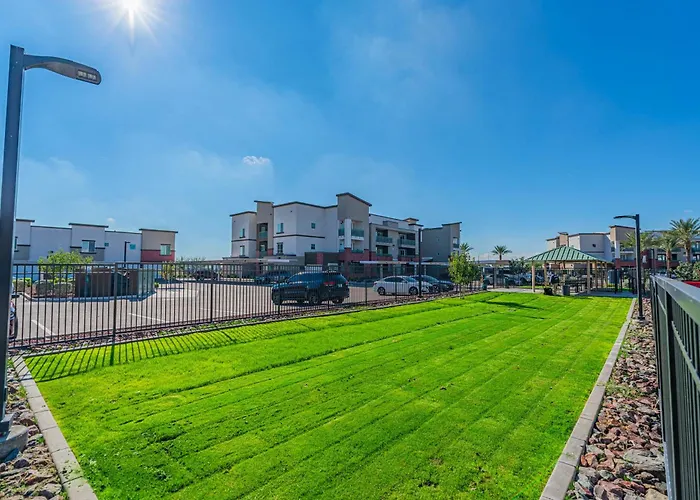 Live By Stadium With Balconypoolgymparkingwd Glendale