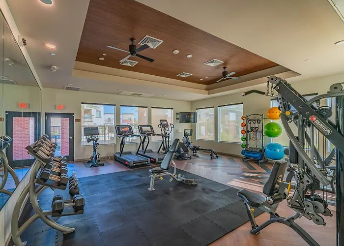 Live By Stadium With Balconypoolgymparkingwd Apartment *
