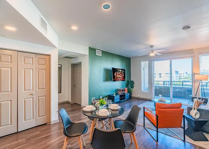 Apartment Live By Stadium With Balconypoolgymparkingwd *