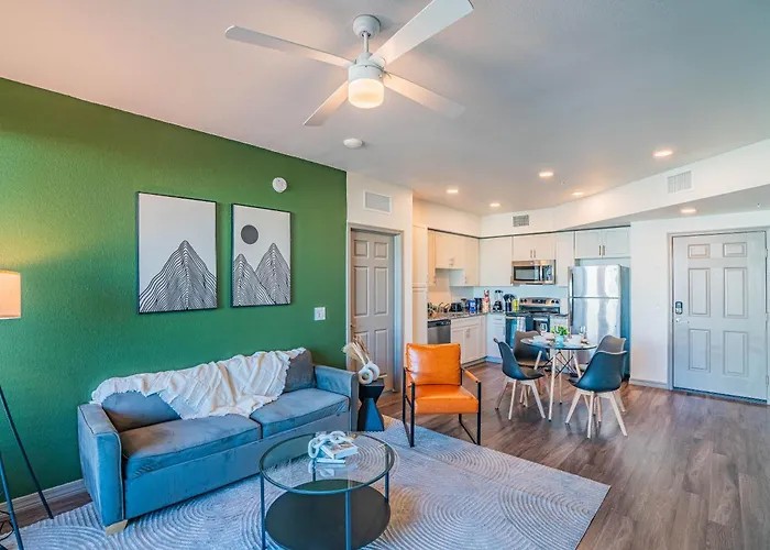 Live By Stadium With Balconypoolgymparkingwd Apartment Glendale