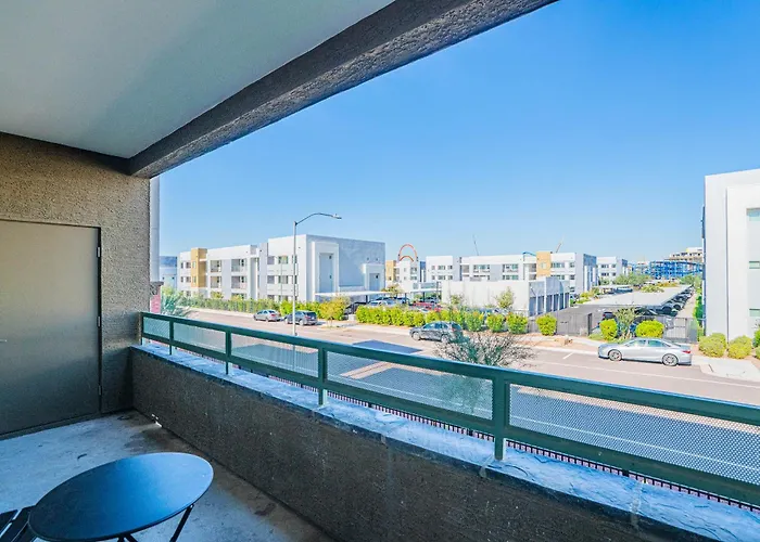 Apartment Live By Stadium With Balconypoolgymparkingwd