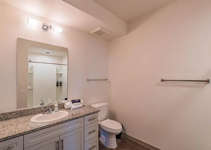 Apartment Live By Stadium With Balconypoolgymparkingwd